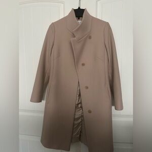 Beautiful classic Reiss coat, Carmel with a hint of pink, fit between a 2 to 4.